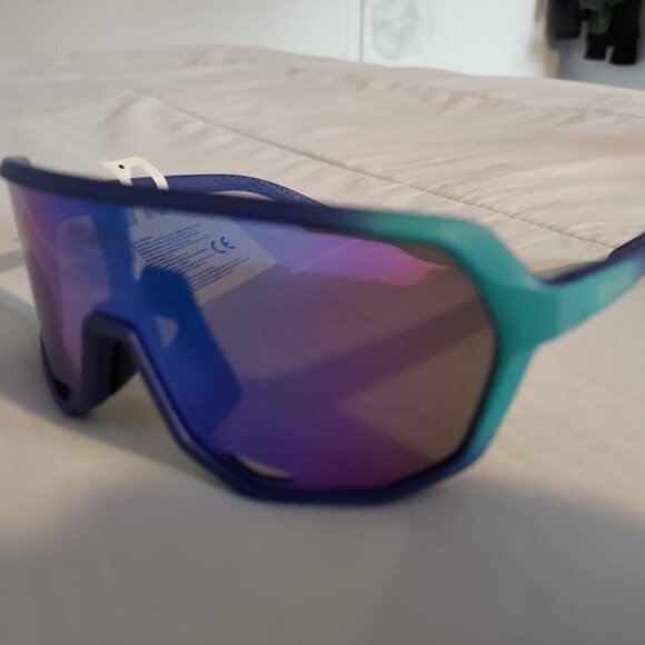- New in Box - Never used - Unisex - Size M/S - 400UV Protection - Sports Sungla - Picture 3 of 5